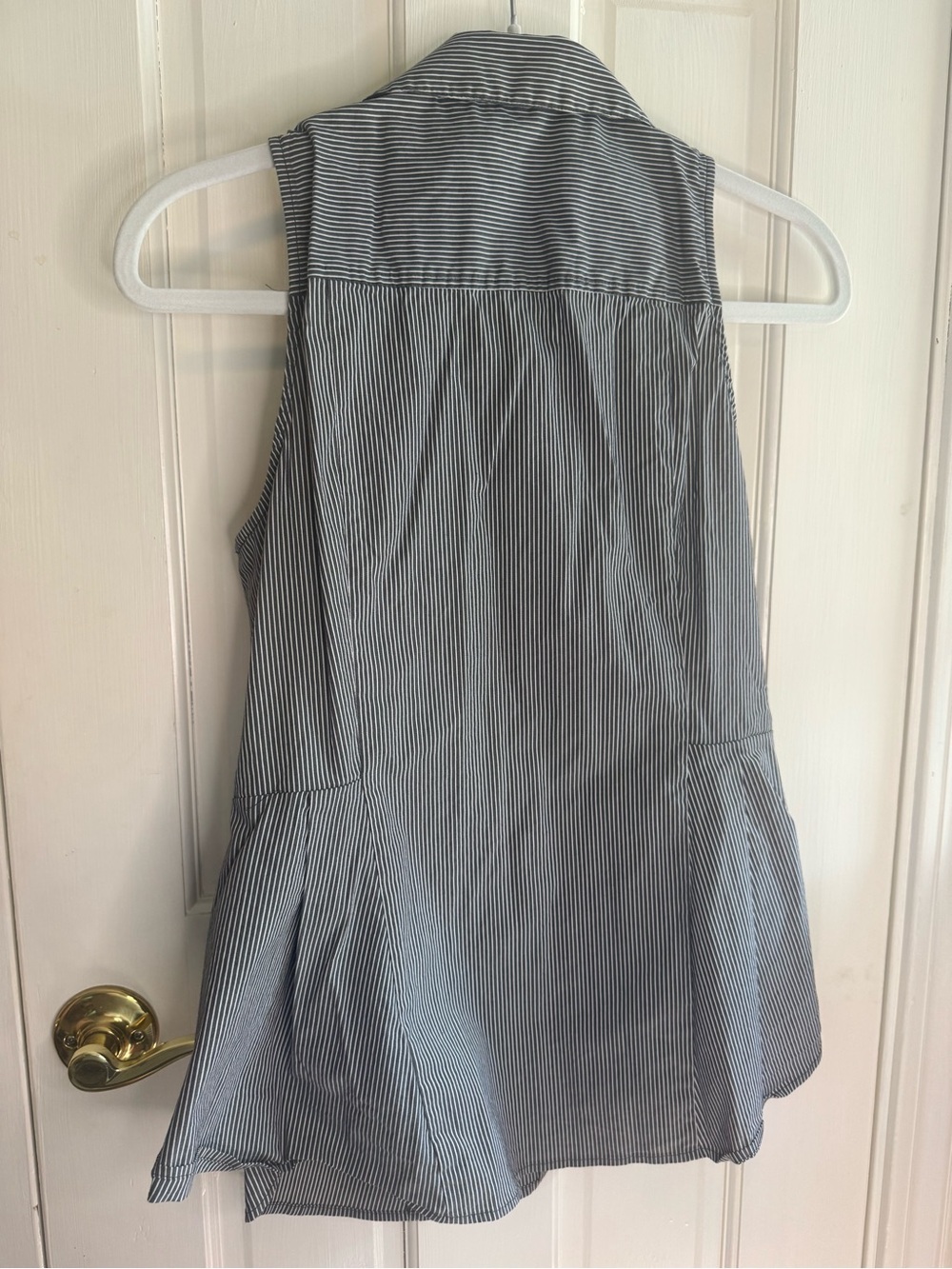 White House Black Market Gray and White Striped Sleeveless Blouse Peplum Poplin - Picture 9 of 10